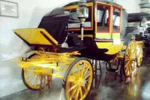 Cerita kereta keraton, lihat patung kuda lari sampai Nyi Roro Kidul