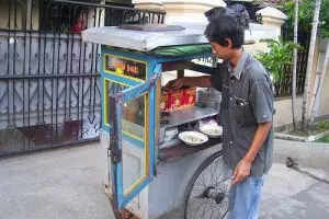 Pedagang-pedagang 'aneh' ini cuma ada di Indonesia