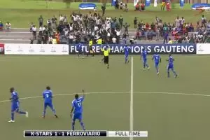 VIDEO: Karma dalam bola, lagi selebrasi gol malah kebobolan