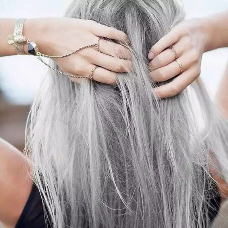 #GrannyHair, tren rambut abu-abu yang lagi hot di Instagram