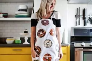 Yuk, bikin celemek lucu bermotif donat!