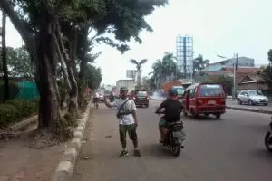 Gila! Pria ini berlari Jakarta-Surabaya PP hampir dua bulan