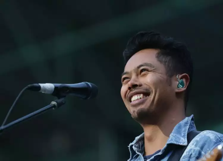 Dougy Mandagi, pemuda Indonesia yang mendunia menjadi vokalis band