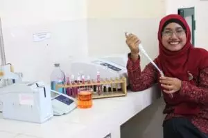 Wow, di tangan dosen ini kulit manggis bisa menangkap tenaga surya!