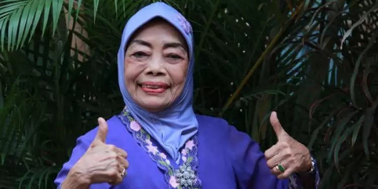 Ini 4 nenek yang tetap eksis dan enerjik di dunia hiburan Indonesia