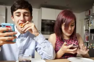 Awas, kecanduan ponsel bikin kepribadian tidak stabil