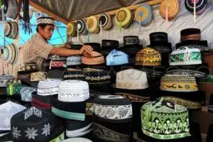 Sering pakai peci? Kamu harus paham sejarahnya