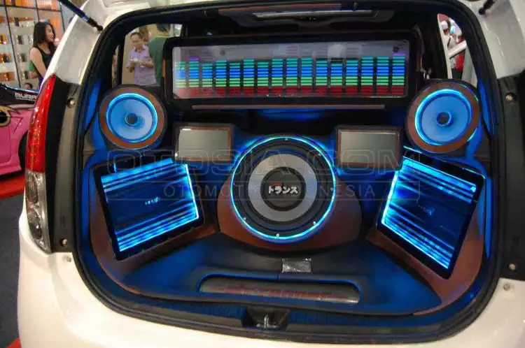 10 Lagu yang bisa kamu putar buat ngecek kualitas audio di mobilmu