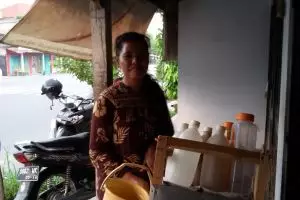 Kisah sarjana Fisika ber-IPK 3,49 yang bangga jualan jamu keliling