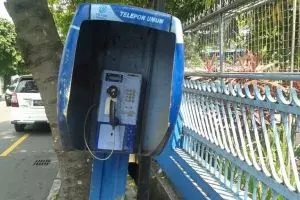 Telepon umum, dulu primadona sekarang ditelantarkan begitu saja