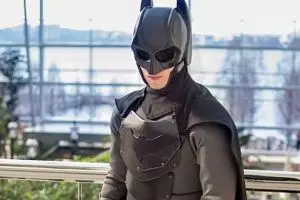 Kostum perang ala Batman sekarang diproduksi nyata
