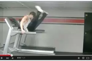 VIDEO: Cowok ini ngedance di treadmill, gokil!