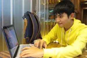 Sempat putus sekolah, Andri cumlaude dari UI & buat yayasan pendidikan