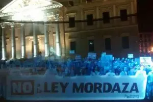 Brilio! Demo ini tak perlu kirim massa ke jalan, cukup pakai hologram