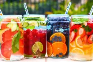 Infused Water, gaya hidup sehat lewat kesegaran air putih rasa buah