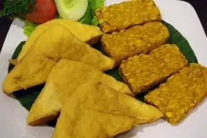 Dimana ada tahu, di situ pasti ada tempe, kenapa? 