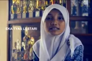 Perjuangan Eka menginspirasi warga kampungnya untuk bersekolah, top!