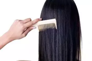 Cegah kepala botak dengan teratur mencabuti rambut