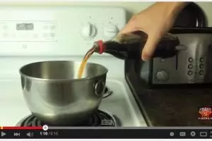 VIDEO: Menjijikkannya hasil rebusan minuman soda