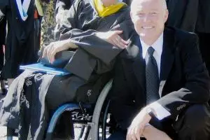 Kisah Risnawati, dulu divonis lumpuh kini genggam gelar master dari AS