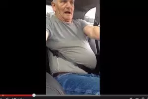 VIDEO: Kocak, lelaki terikat sabuk pengaman, ditonton 30 juta lebih