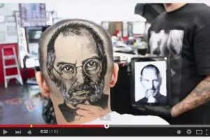VIDEO: Tukang cukur rambut ini memotong bermotif Steve Jobs & Obama