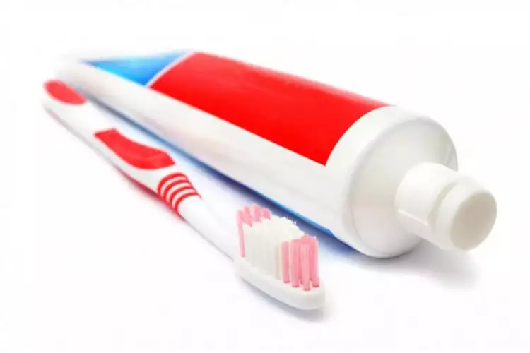 3 Cara meremas pasta gigi ini bisa mengukur kepribadian kamu lho!
