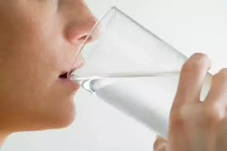 Fakta soal air minum berkualitas yang seharusnya kamu minum tiap hari
