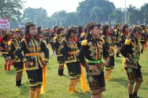 Berkat tari, puluhan anak kampung ini diundang ke istana negara