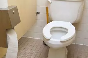 Jangan pernah buang barang-barang ini ke dalam toilet