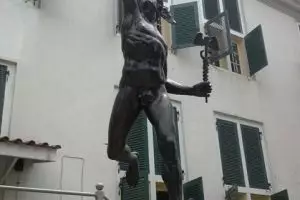 Patung Hermes di Harmoni, dibenci istri pemiliknya karena telanjang