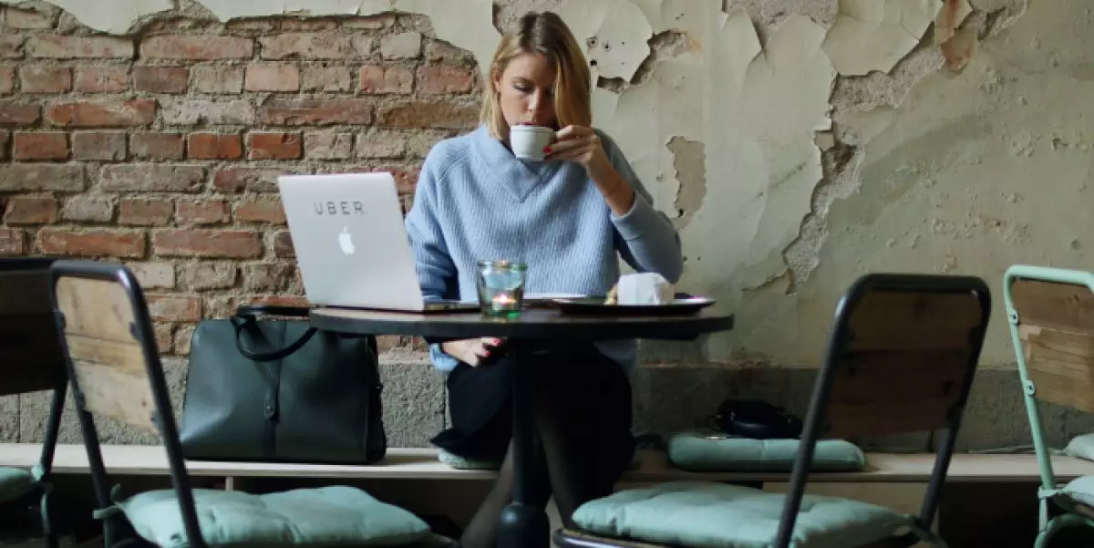 5 Alasan kenapa menjadi pintar bikin kamu terlihat menarik