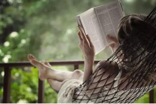 3 Manfaat luar biasa dari 'hanya' 30 menit membaca buku