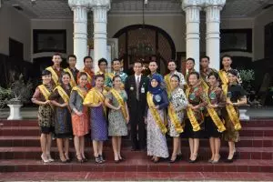 Hudha lulusan terbaik Unair, pernah 10 besar Putra-Putri Solo