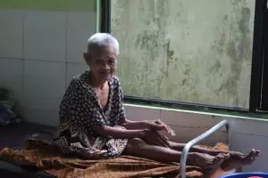 Efie pengurus panti jompo: Ada yang dititipkan karena anaknya sibuk