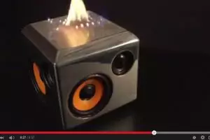 VIDEO: Speaker berapi bisa joged 