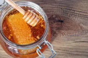 5 Manfaat madu untuk kulit dan rambut