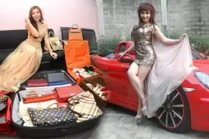 Televisi bukan tempat pamer harta