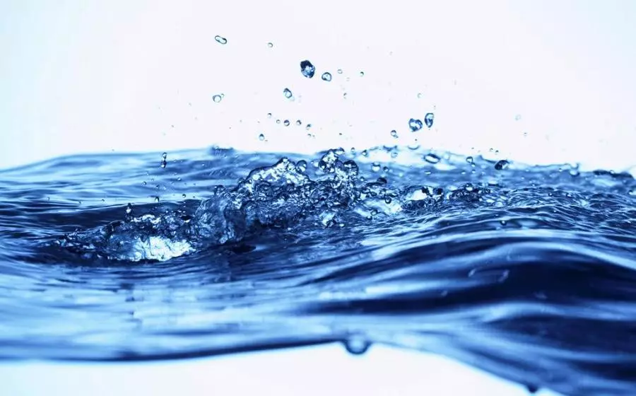 Ternyata air panas lebih cepat membeku dari air dingin, ini alasannya