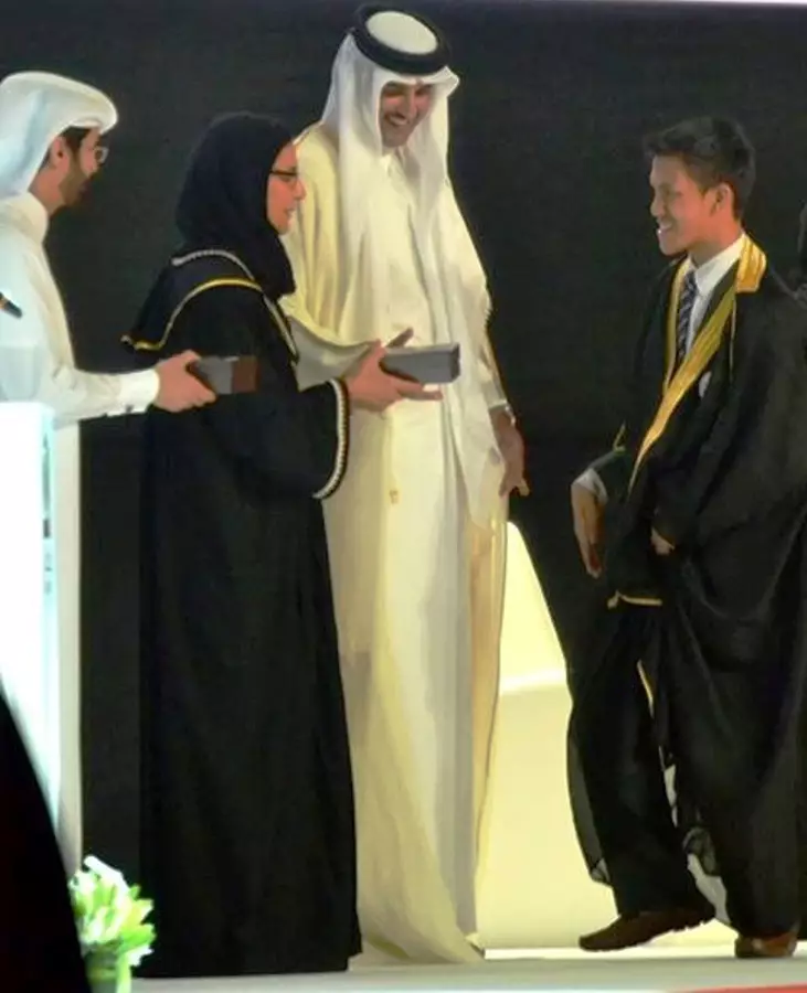 Kisah Rakhmat, jawab diskriminasi dengan prestasi cumlaude dari Qatar