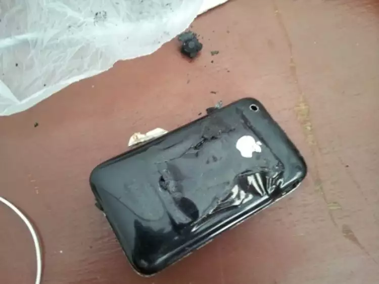 Nggak cuma di luar negeri, iPhone terbakar juga terjadi di Indonesia!