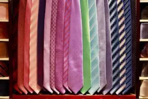 Motif dasi menunjukkan karakter pemakainya, cek motif kesukaanmu!