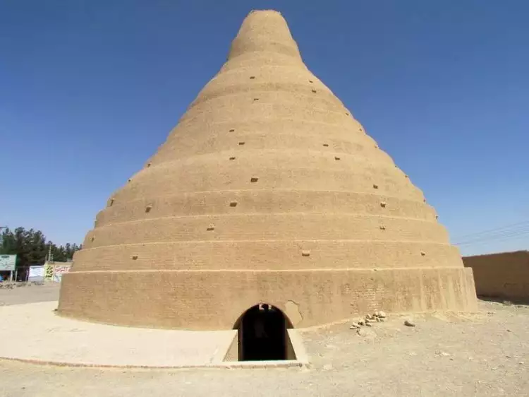 Kulkas raksasa kuno abad ke-17 di Iran, sepanjang tahun es tak mencair