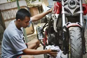 Ban motor sering bocor, pemuda ini ciptakan aplikasi tambal ban