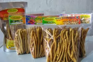 Tulang ikan dibuat makanan ringan nan gurih dan enak, kreatif!