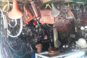 Cara ampuh pedagang Pasar Klithikan Jogja tangkal barang curian