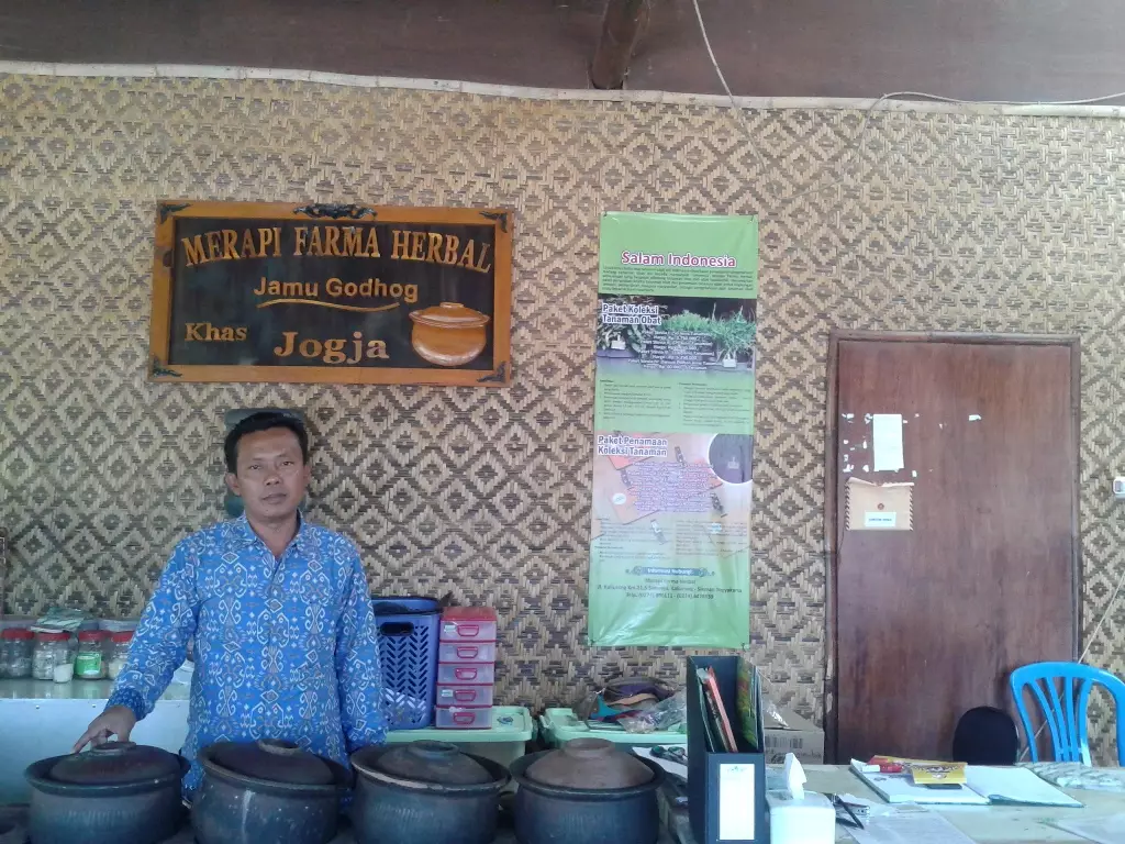 Lestarikan tradisi luhur warisan nenek moyang, Sidik bikin rumah jamu