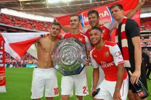 Arsenal & Chelsea adalah klub yang mengawali pemakaian nomor punggung