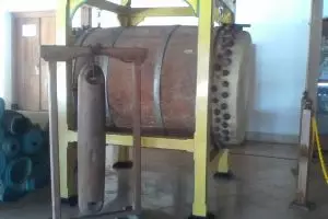 Bedug berumur 4 abad ini ditabuh 30 menit nonstop tiap Jumat