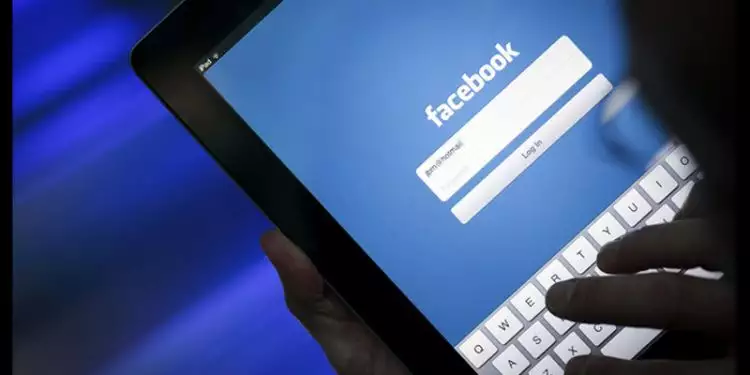 Aktif menggunakan Facebook bisa membuatmu semakin kesepian, hati-hati!